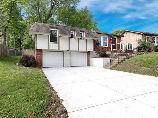 Homes for Sale in Kansas City, MO 64155 | 111  90th Terrace