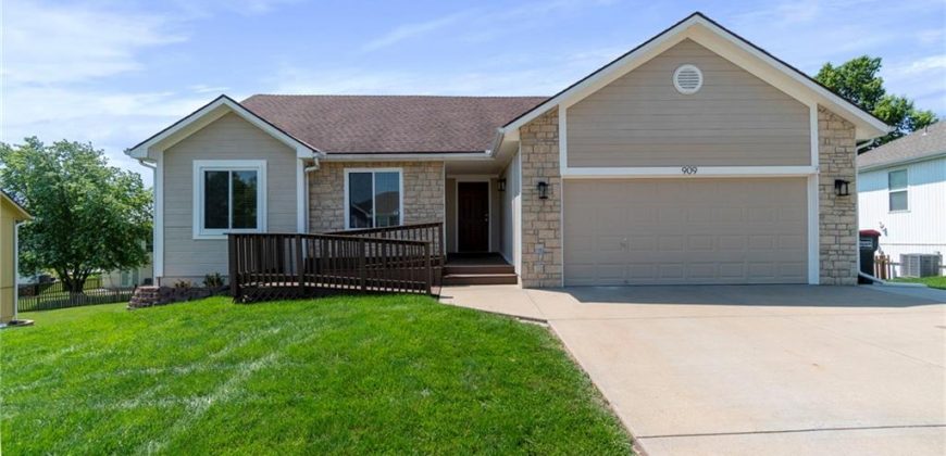 Homes for Sale in Kearney, MO 64060 | 909 E 16th Street