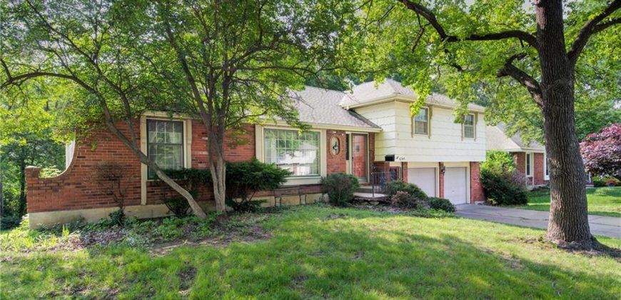 Homes for Sale in Gladstone, MO 64118 | 6745 N Garfield Avenue