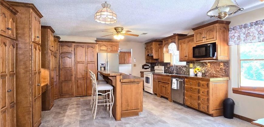 Homes for Sale in Liberty, MO 64068 | 2101  Hillview Road