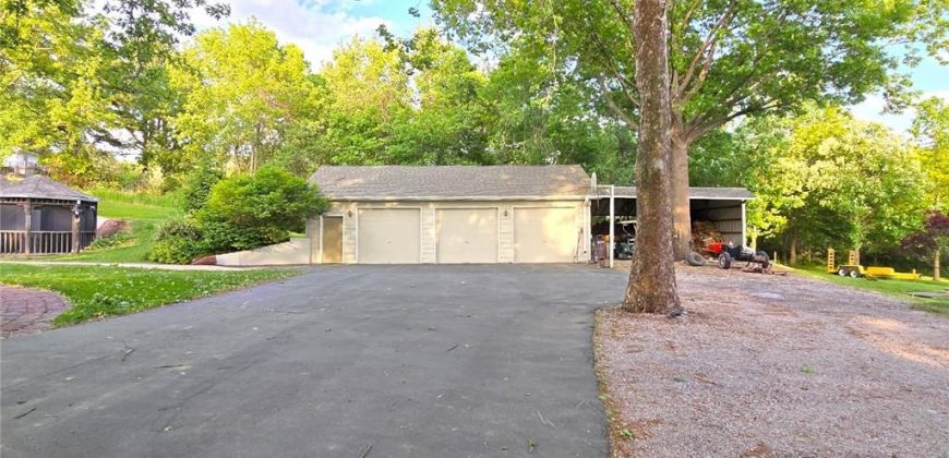 Homes for Sale in Liberty, MO 64068 | 2101  Hillview Road