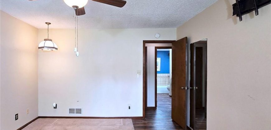 Homes for Sale in Liberty, MO 64068 | 2101  Hillview Road