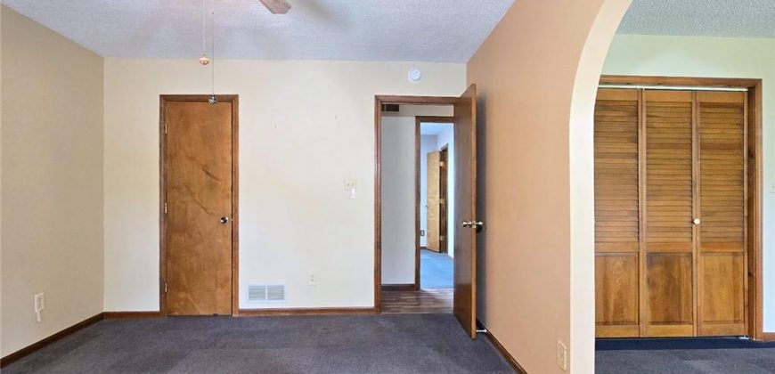Homes for Sale in Liberty, MO 64068 | 2101  Hillview Road