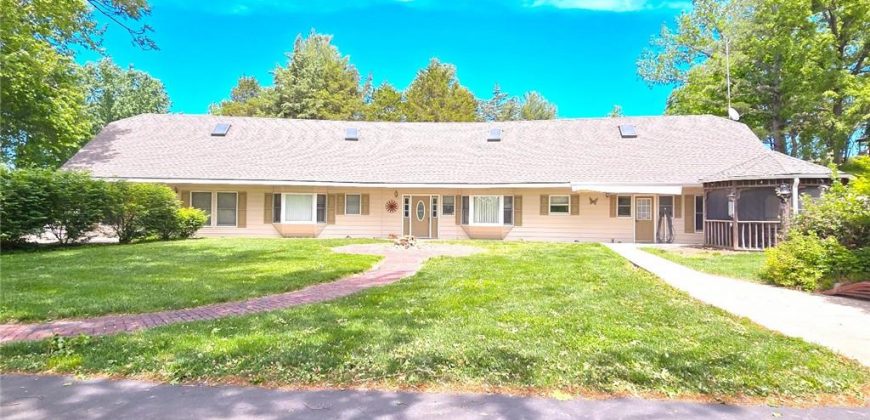 Homes for Sale in Liberty, MO 64068 | 2101  Hillview Road