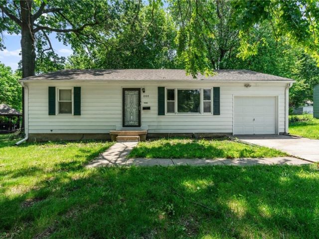 Homes for Sale in Kansas City, MO 64118 | 1005  67th Street
