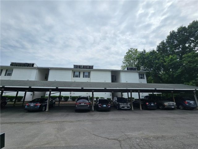 Homes for Sale in Gladstone, MO 64118 | 2310 NE 68th Street