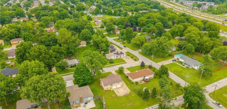 Homes for Sale in Pleasant Valley, MO 64068 | 8707  Brenda Lane