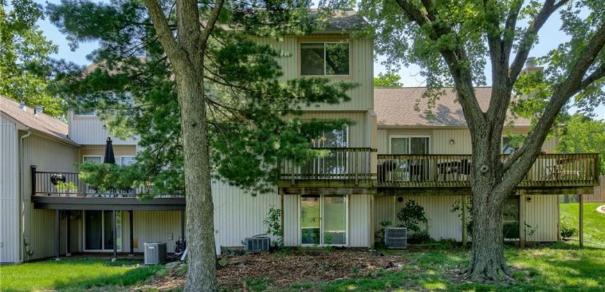Homes for Sale in Gladstone, MO 64119 | 5982 N Kansas Avenue