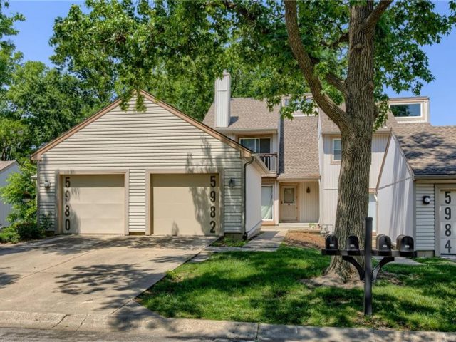 Homes for Sale in Gladstone, MO 64119 | 5982 N Kansas Avenue