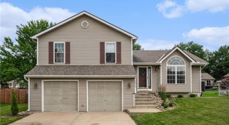 Homes for Sale in Kansas City, MO 64155 | 10414 N Tracy Avenue