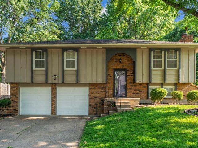 Homes for Sale in Kansas City, MO 64118 | 708 NE 80th Terrace