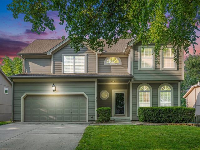 Homes for Sale in Smithville, MO 64089 | 305  Dublin Circle