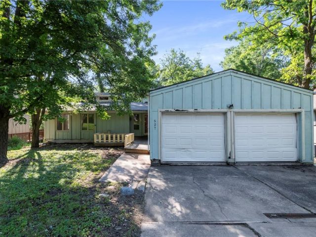 Homes for Sale in Liberty, MO 64068 | 527  Lancelot Drive