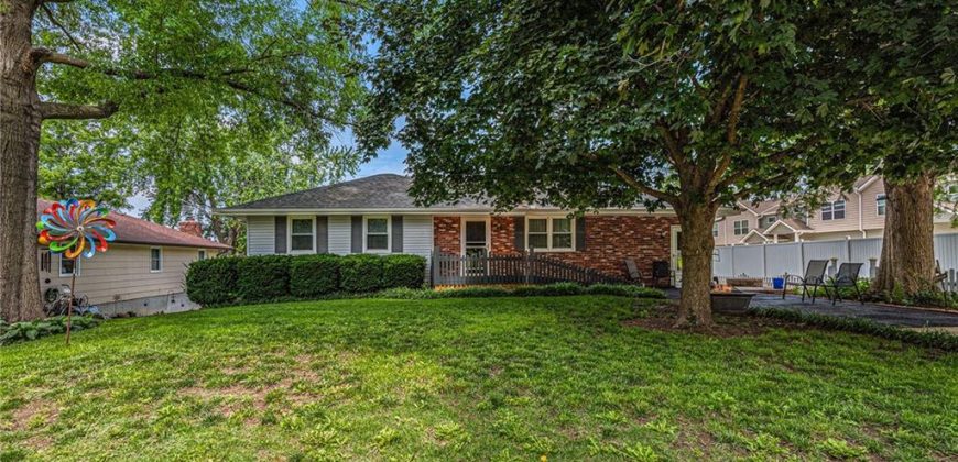 Homes for Sale in Smithville, MO 64089 | 308 E Meadow Street