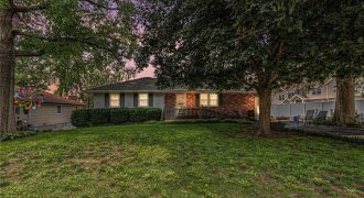 Homes for Sale in Smithville, MO 64089 | 308 E Meadow Street