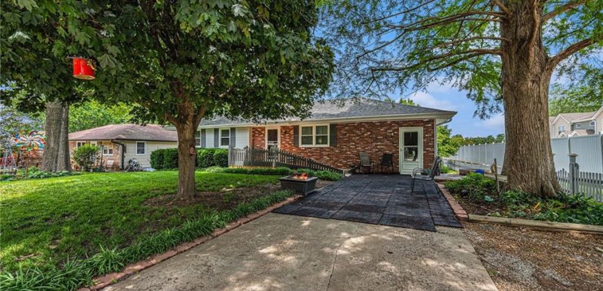 Homes for Sale in Smithville, MO 64089 | 308 E Meadow Street