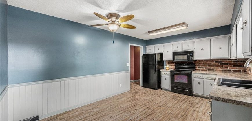 Homes for Sale in Smithville, MO 64089 | 308 E Meadow Street