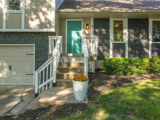 Homes for Sale in Kansas City, MO 64155 | 9627 N Wayne Avenue