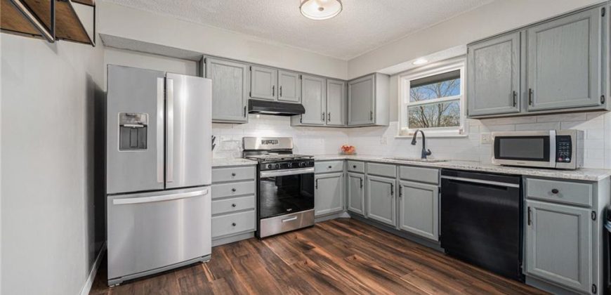 Homes for Sale in Kansas City, MO 64155 | 400 NE 114th Street