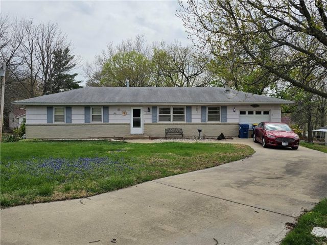 Homes for Sale in Liberty, MO 64068 | 1314  Meadow Court