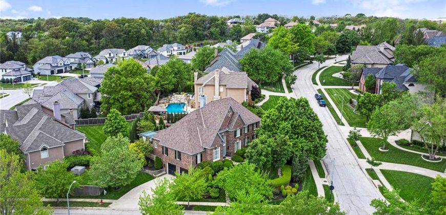 Homes for Sale in Kansas City, MO 64151 | 6000 N Cosby Court