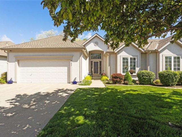 Homes for Sale in Kansas City, MO 64151 | 6102 NW 79th Street