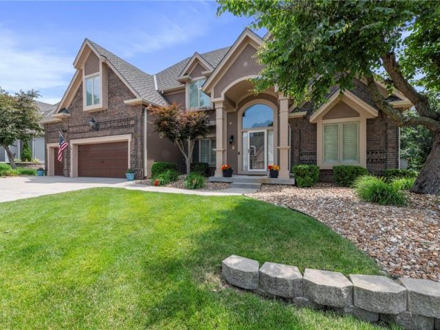 Homes for Sale in Parkville, MO 64152 | 8129  Clearwater Point