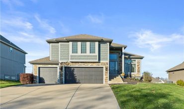 Homes for Sale in Kansas City, MO 64151 | 4108 NW 76th Street