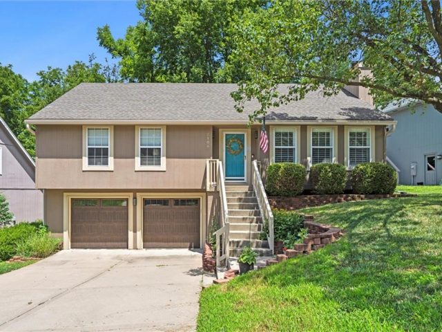 Homes for Sale in Kansas City, MO 64151 | 2104 NW 58th Street
