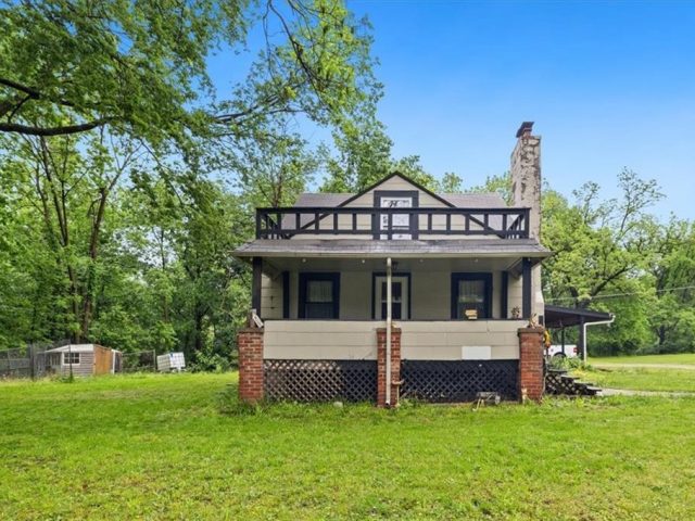 Homes for Sale in Pleasant Valley, MO 64068 | 7508  Walnut Street