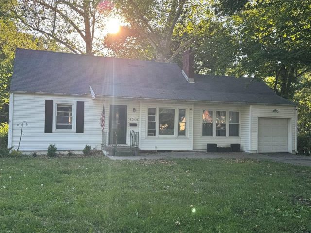 Homes for Sale in Kansas City, MO 64118 | 4944 N Brooklyn Avenue