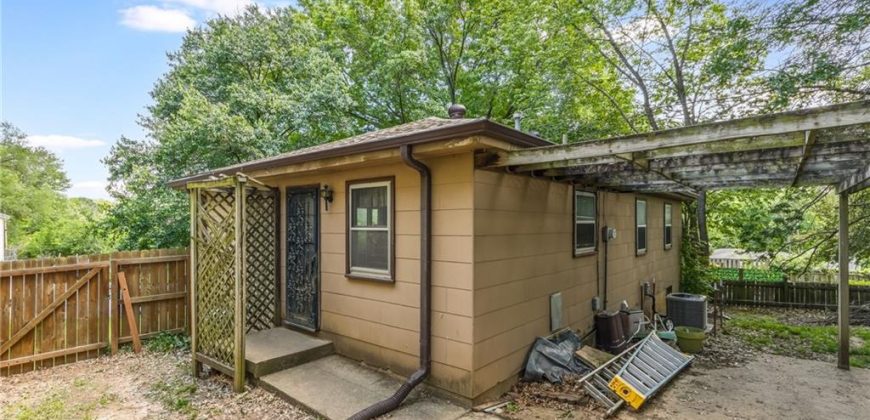 Homes for Sale in Kansas City, MO 64117 | 4128 N Spruce Avenue