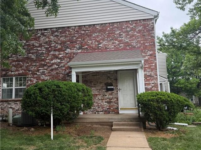 Homes for Sale in Gladstone, MO 64119 | 6815 N Askew Circle
