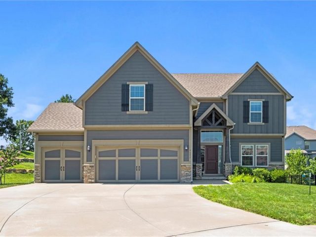 Homes for Sale in Kansas City, MO 64157 | 9602 N Oxford Court