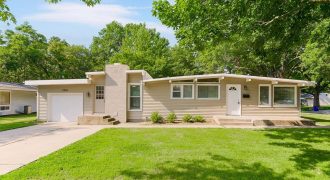 Homes for Sale in Gladstone, MO 64118 | 2201 NE Shady Lane Drive