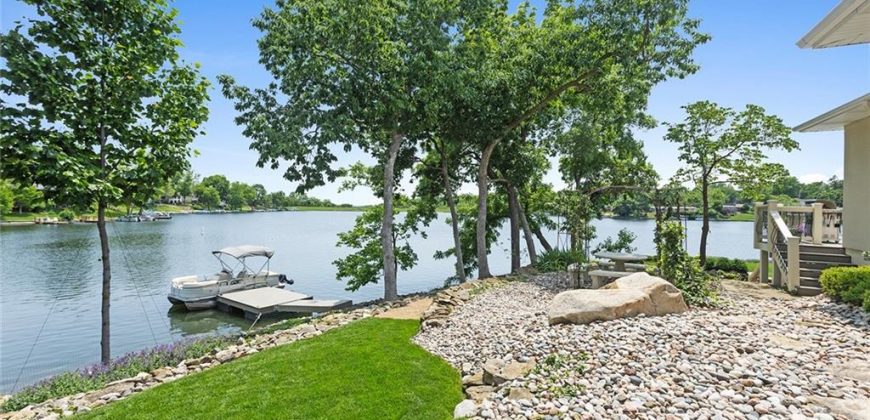 Homes for Sale in Lake Waukomis, MO 64151 | 223 NW North Shore Drive