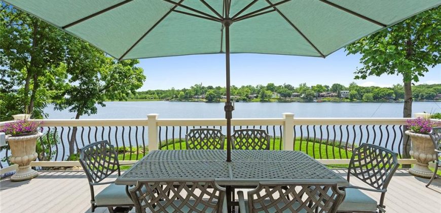 Homes for Sale in Lake Waukomis, MO 64151 | 223 NW North Shore Drive