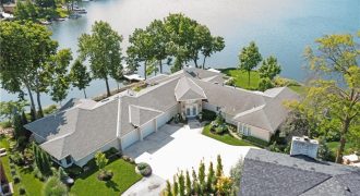 Homes for Sale in Lake Waukomis, MO 64151 | 223 NW North Shore Drive