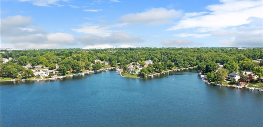 Homes for Sale in Lake Waukomis, MO 64151 | 223 NW North Shore Drive