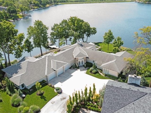 Homes for Sale in Lake Waukomis, MO 64151 | 223 NW North Shore Drive
