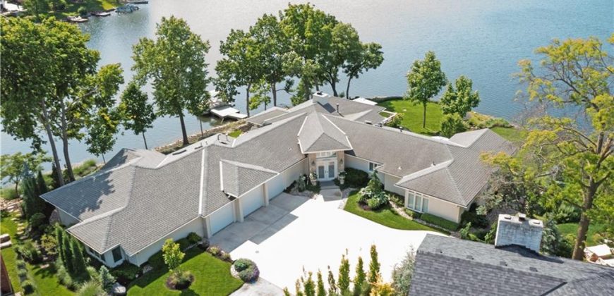 Homes for Sale in Lake Waukomis, MO 64151 | 223 NW North Shore Drive