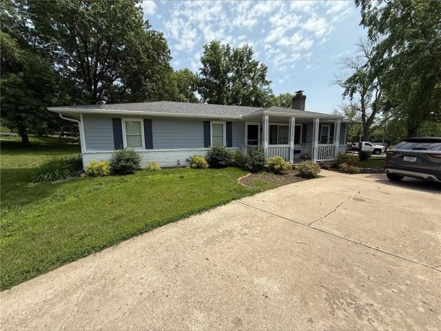 Homes for Sale in Pleasant Valley, MO 64068 | 6809 N Brookside Road