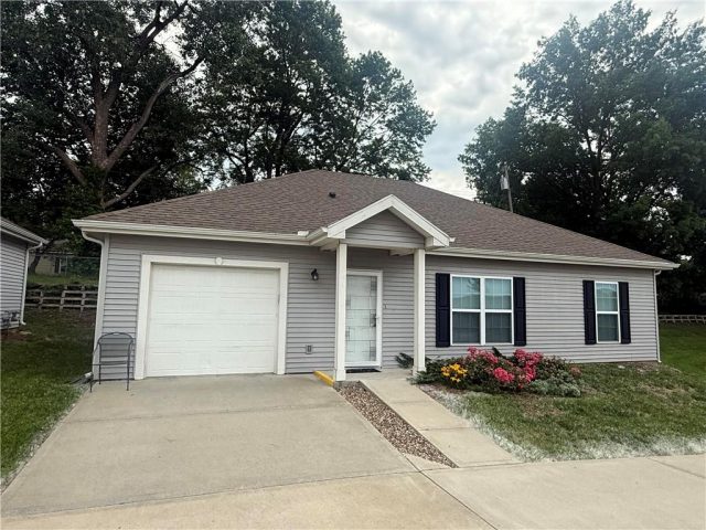 Homes for Sale in Gladstone, MO 64118 | 856 NE 66th Street