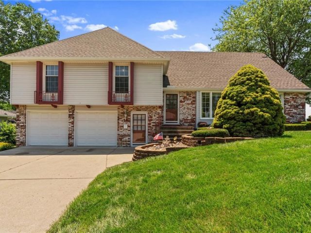 Homes for Sale in Kansas City, MO 64119 | 2601 NE 69th Terrace