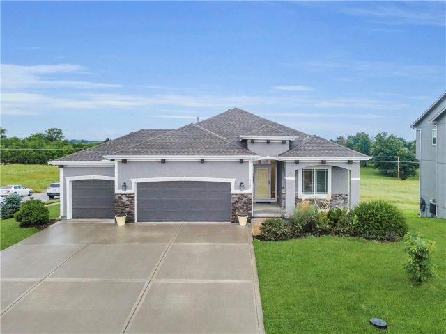 Homes for Sale in Kansas City, MO 64157 | 9102  111th Place
