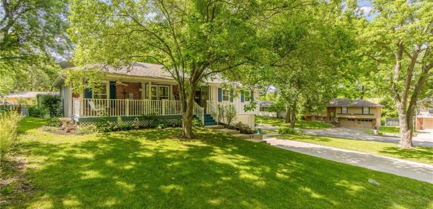 Homes for Sale in Liberty, MO 64068 | 805  Houston Lane