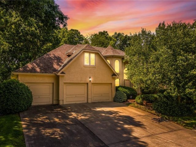Homes for Sale in Kearney, MO 64060 | 220 W Shawna Drive