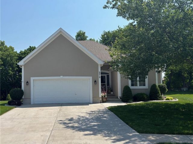 Homes for Sale in Kansas City, MO 64157 | 9919 N Hawthorne Avenue