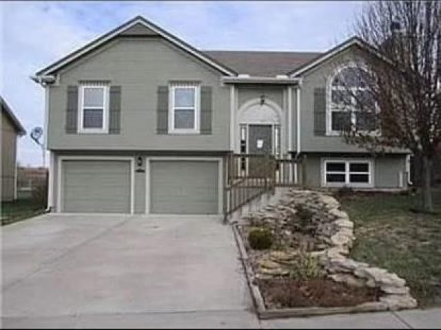 Homes for Sale in Smithville, MO 64089 | 103  Bridgeport Drive