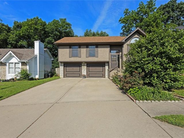 Homes for Sale in Kansas City, MO 64119 | 4808 N Beacon Avenue